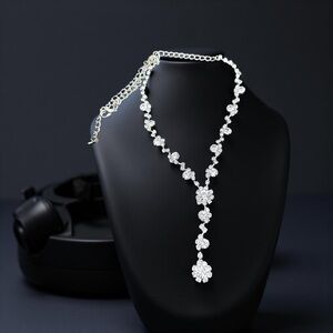Dazzling Silver Necklace with Floral Crystal Design